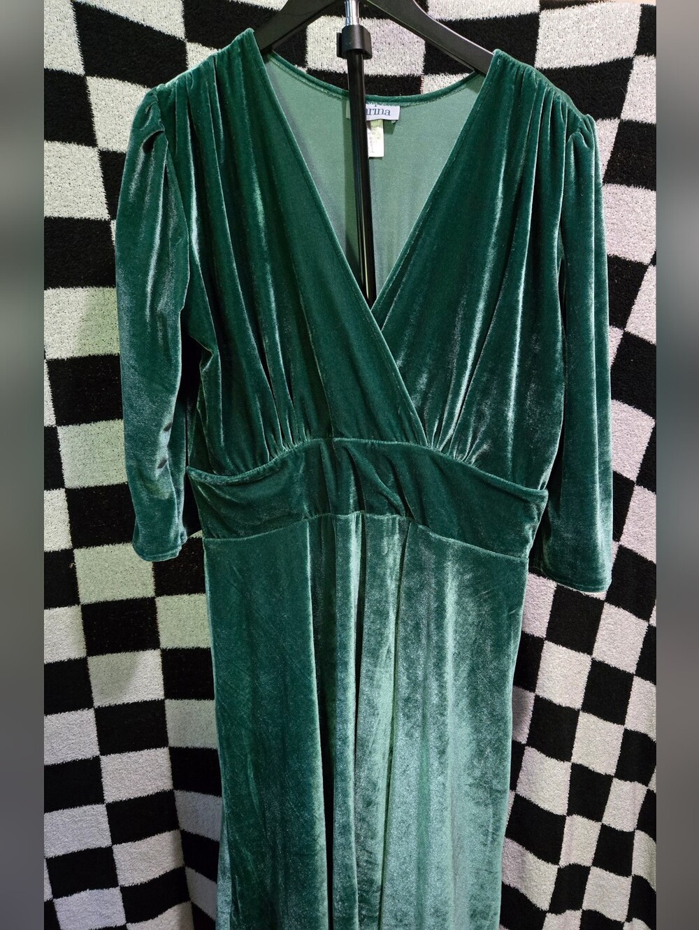 Katrina v neck emerald green velvet dress size xl